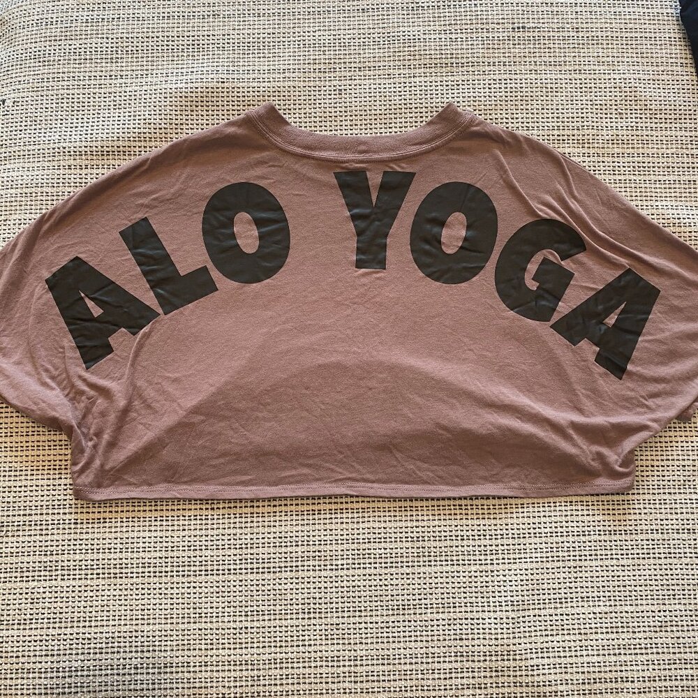 ALO Yoga cropped top Size S.